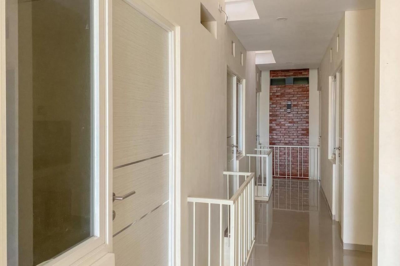Nipa Guest House Near Universitas Widyagama Mitra Reddoorz Blimbing  Экстерьер фото