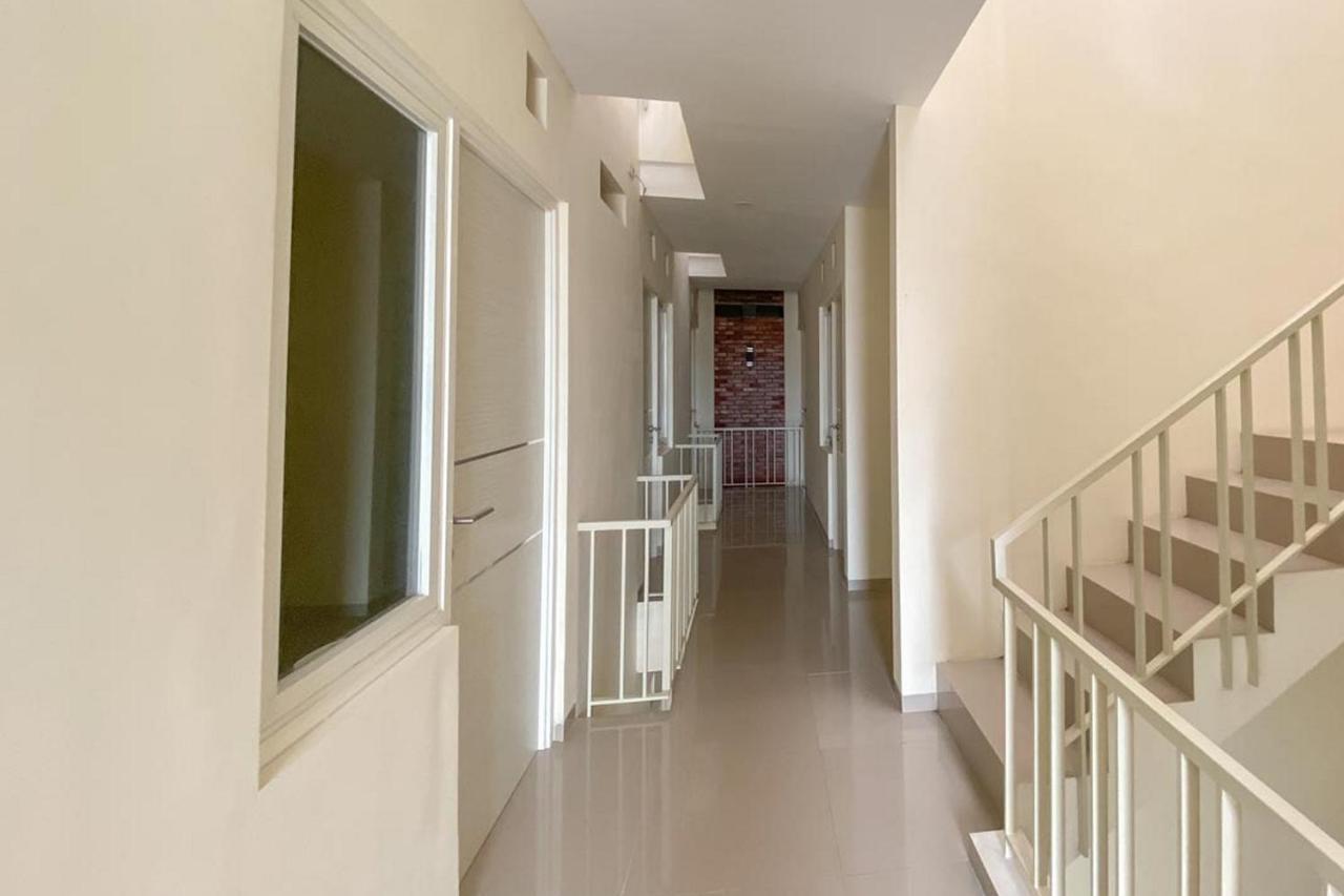 Nipa Guest House Near Universitas Widyagama Mitra Reddoorz Blimbing  Экстерьер фото